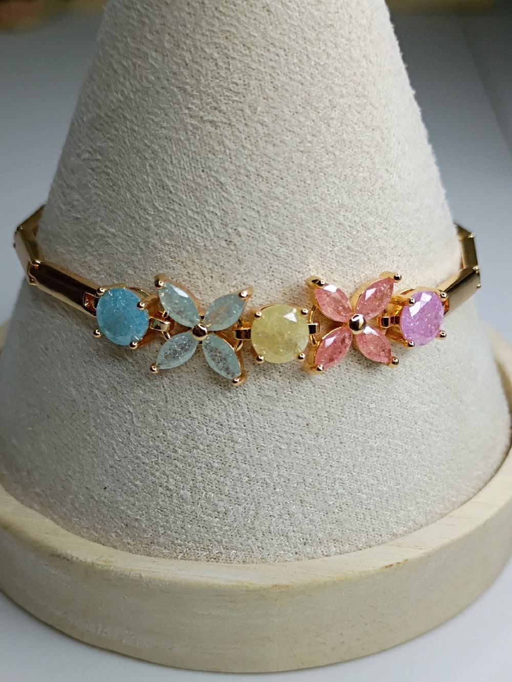 New Multicolor Floral Gemstone Bracelet - Gold Tone